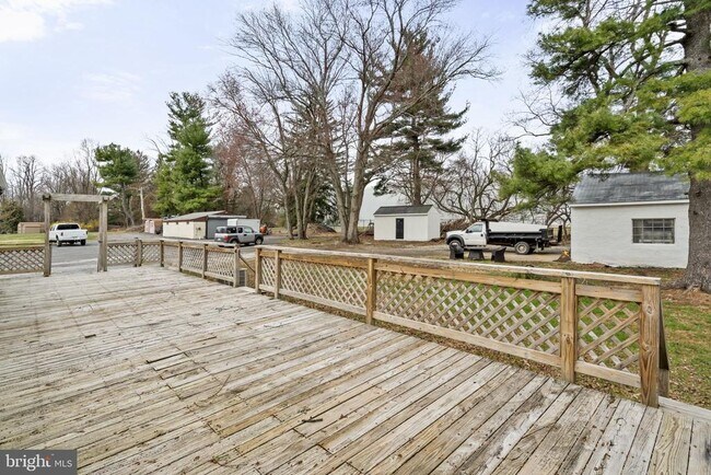 Building Photo - 2730 Old Cedar Grove Rd