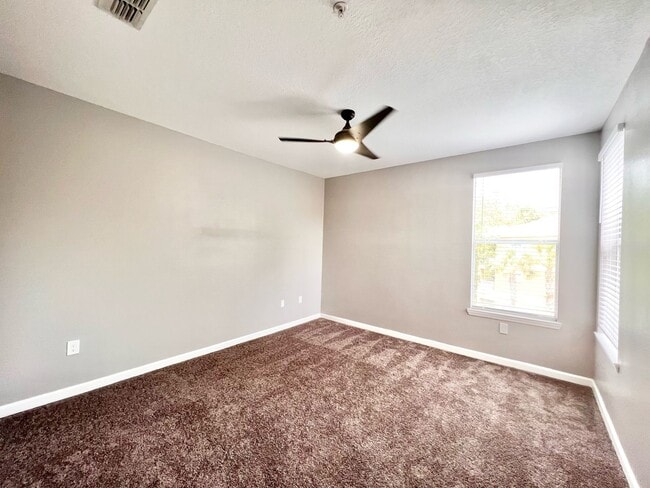 Building Photo - Orlando - 3 Bedroom, 2 Bathroom - $1,845.00