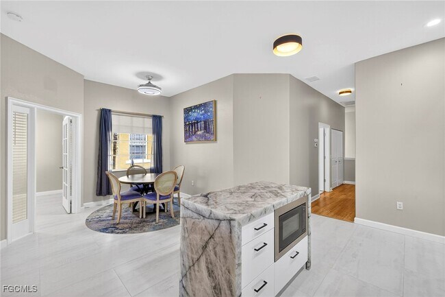 Building Photo - 8625 Via Rapallo Dr