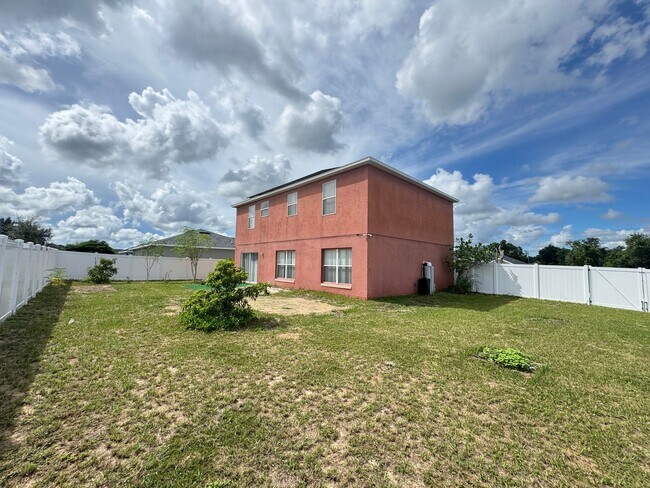 Building Photo - FULLY FENCED YARD + SOLAR PANELS + WATER F...