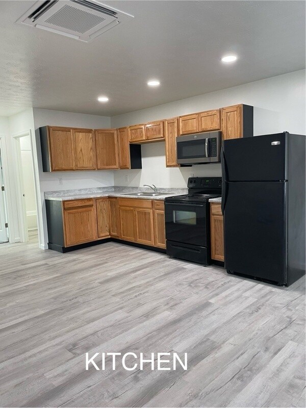 Building Photo - 2505 Delaware St