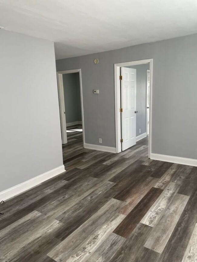 Building Photo - Updated two bedroom one bath duplex in Cap...