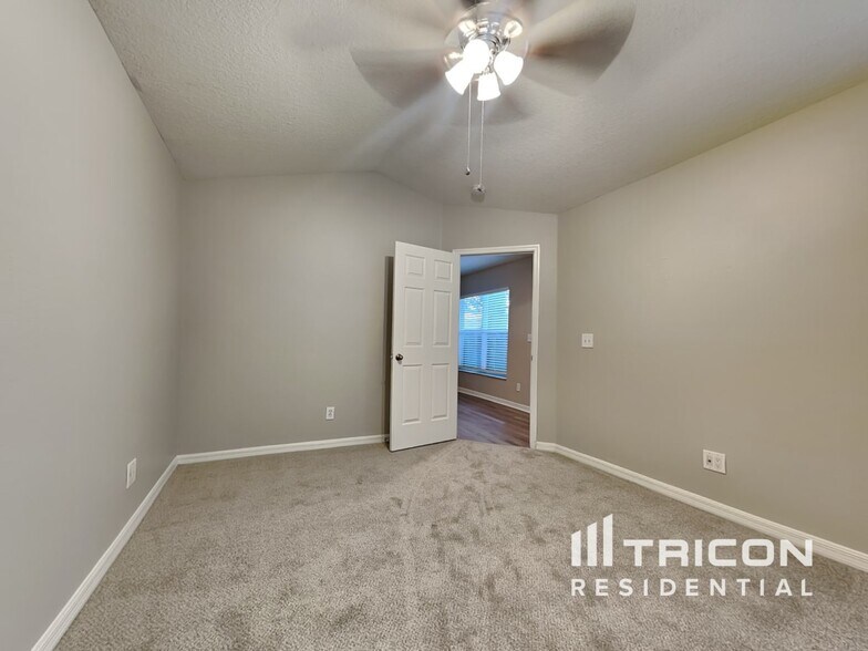 Building Photo - 11101 Robin Lake Ct