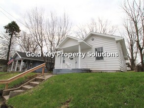 Building Photo - MUNCIE 3 BR 1 BA House with New Appliances and Garage (SECTION 8 APPROVED)