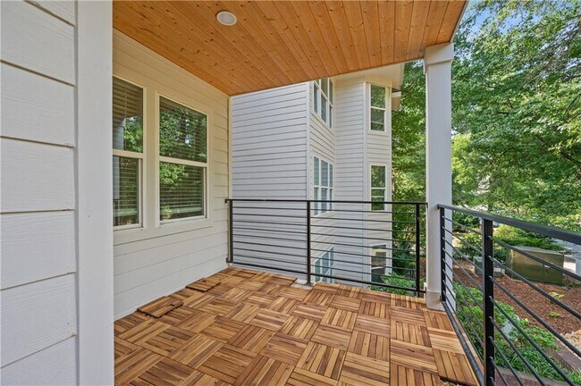 Building Photo - 855 Piedmont Ave NE