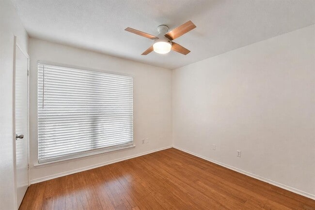 Building Photo - 8411 Romney Rd