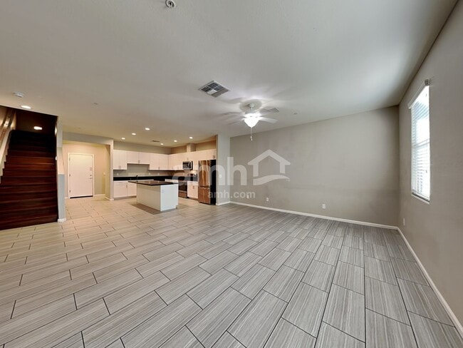 Building Photo - 20772 W Thomas Rd