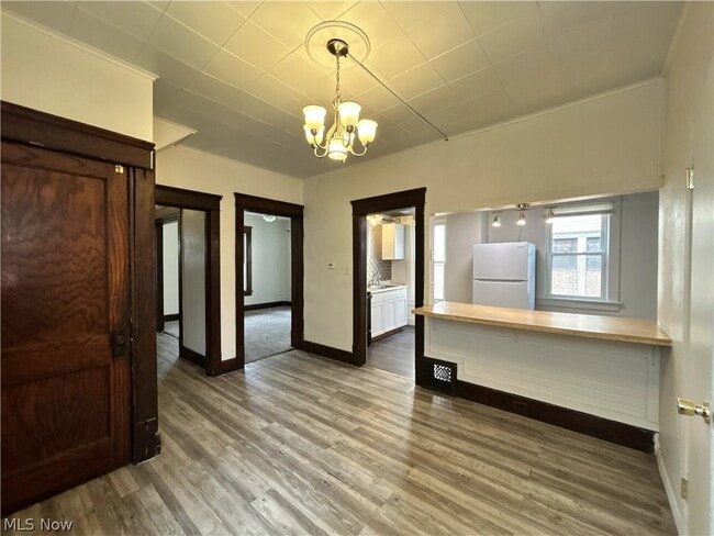 Building Photo - 1303 Oregon Ave