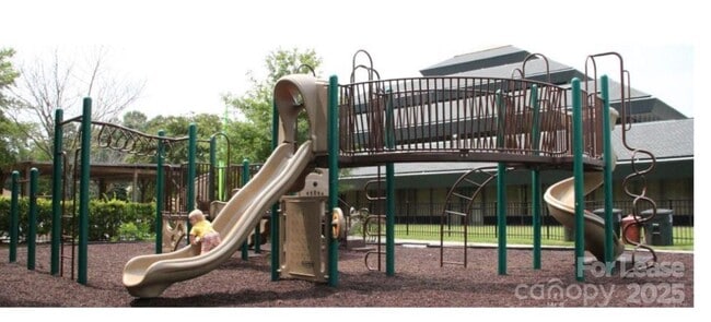 Building Photo - 2665 Grantham Place Dr