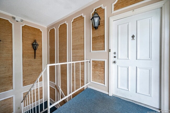 Building Photo - 1819 Babcock Rd