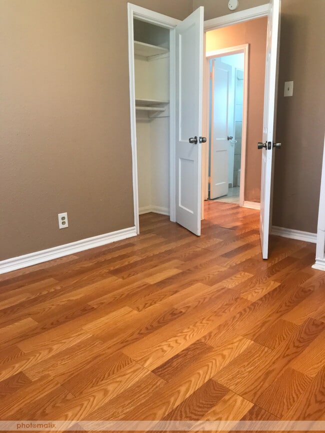 Building Photo - 509 Bluebonnet Dr