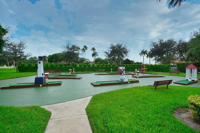 Building Photo - 6077 Lake Hibiscus Dr