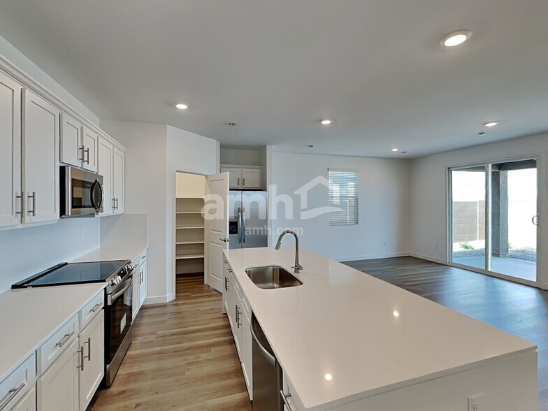 Building Photo - 9561 E Harkes Dr
