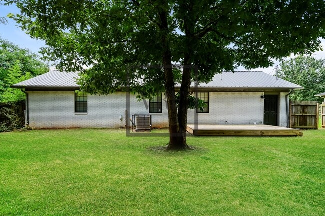 Building Photo - 125 Grove Creek Dr