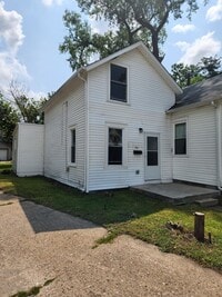 Building Photo - SW 713/715 14 1/2 St