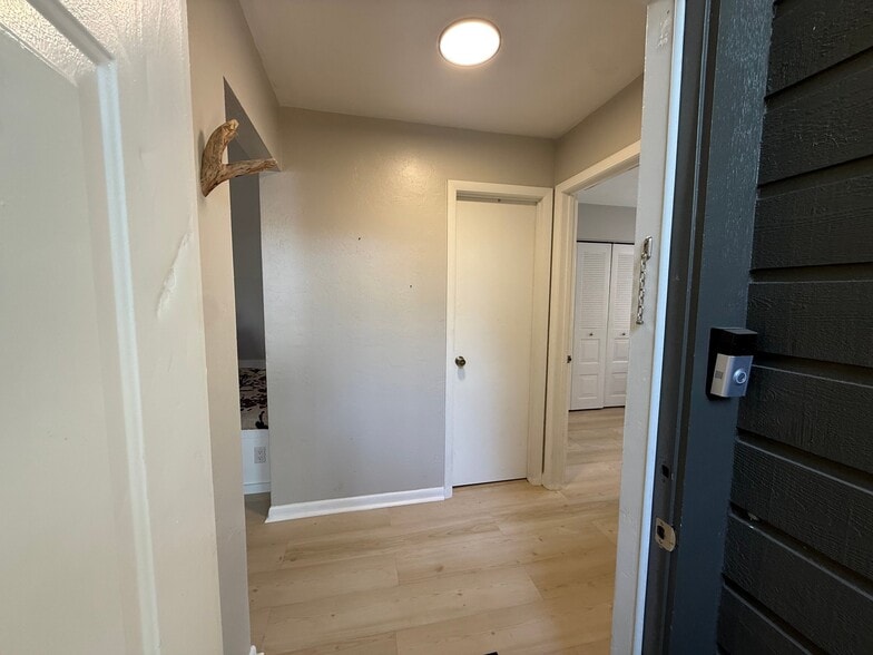 Building Photo - 3811 SW 28th Terrace