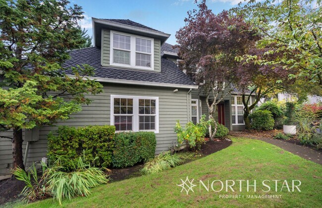 Building Photo - Spacious Elegance in Lake Oswego