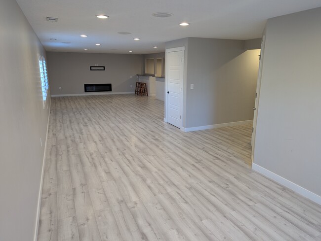 Living room from entrance - 880 E 1900 N