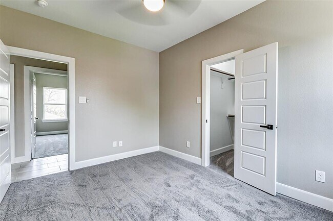 Building Photo - 5854 Southville St