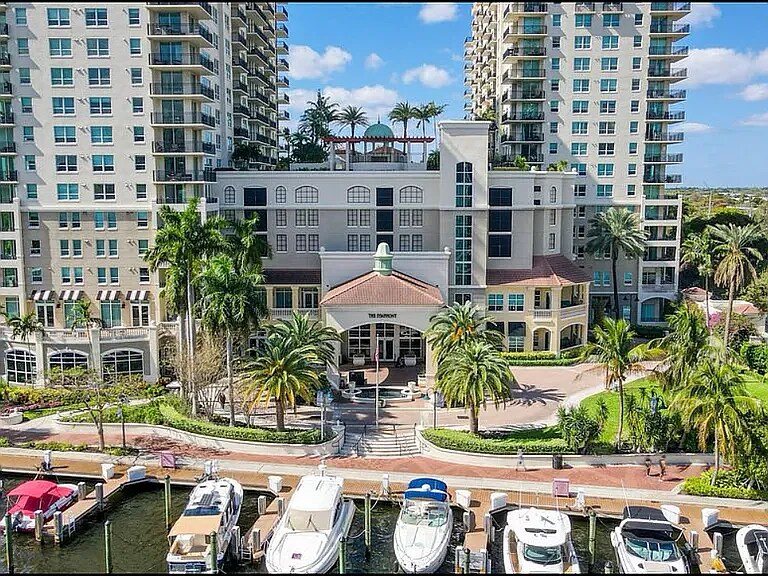 Building Photo - 600 W Las Olas Blvd