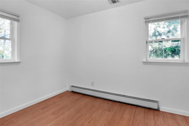 Building Photo - 11 Overlook Way