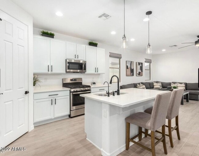 Building Photo - 8229 E Jan Ave