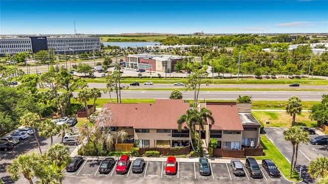 Building Photo - 890 N Village Dr