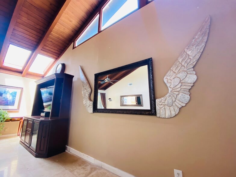 UNIT#B 3 BEDROOM - 105 E 35th St
