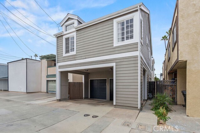 Building Photo - 426 Goldenrod Ave