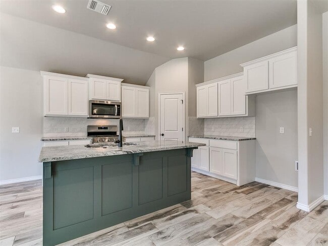 Building Photo - 12028 Rockbed Dr