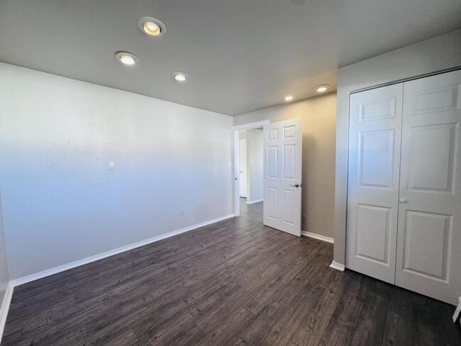 Building Photo - 1819 5th Ave