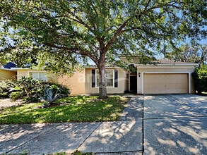 Building Photo - 409 Thicket Crest Rd