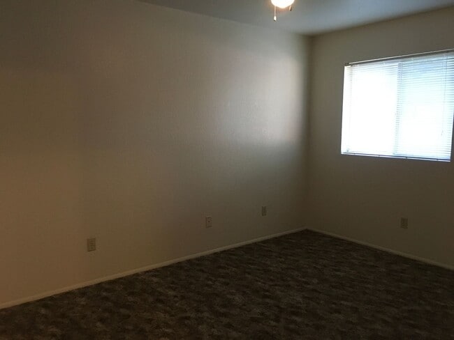 Building Photo - Charming 3-Bedroom Home with Fenced Yards