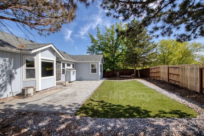 Building Photo - 970 Teresa Pl
