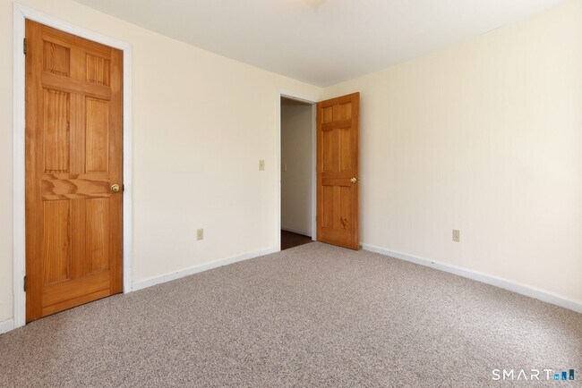 Building Photo - 18 Old Young St