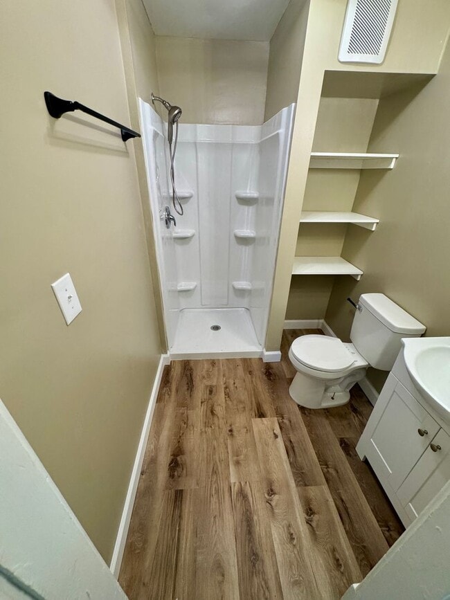 Building Photo - 2542 Glen Echo Dr