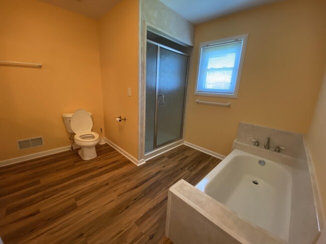 Building Photo - 7424 Crawfordshire Ln