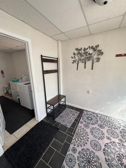 Building Photo - 340 W 26th St