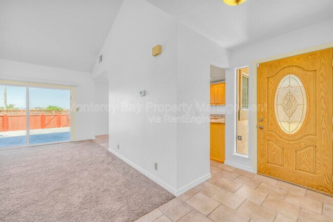 Building Photo - 143 Seal Ct