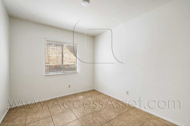 Building Photo - 15731 Laguna Ave