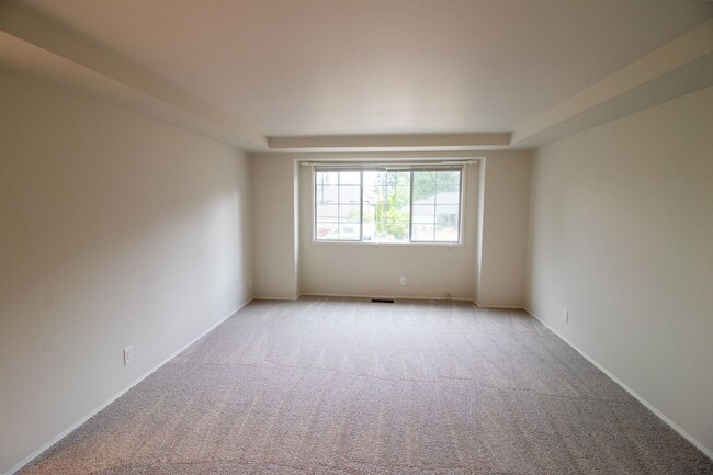 Building Photo - 4bd/2.75ba Sammamish Home
