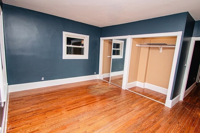 Building Photo - 22 Bolton Pl