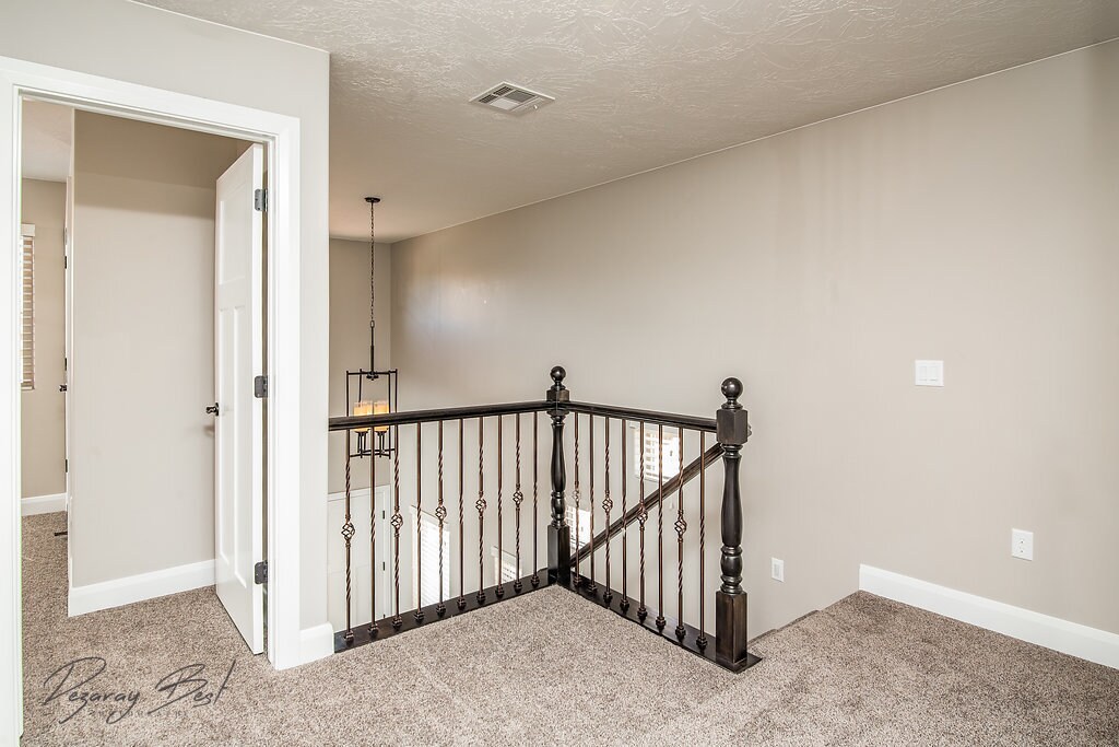 Building Photo - 325 N Red Stone Rd