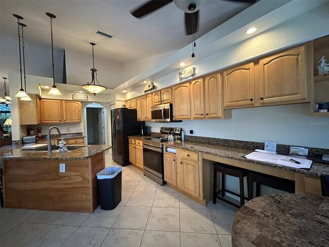 Building Photo - 24508 Saragossa Ln