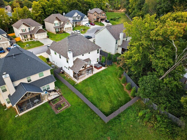 Building Photo - West Knoxville 37923 - 5 bedroom, 3 bath h...