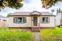 Building Photo - Dont Miss this 3 Bedroom 2 Bath Shadle Rancher