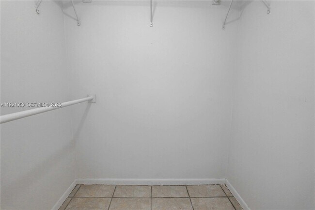 Building Photo - 1225 West Ave