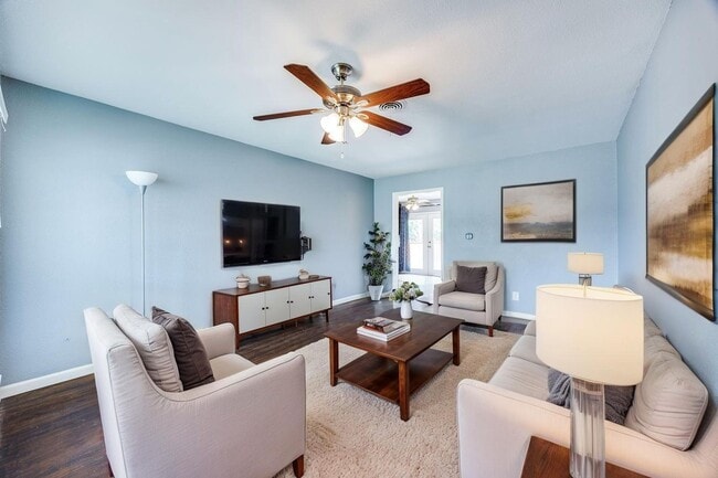 Building Photo - 8935 Clearwater Dr