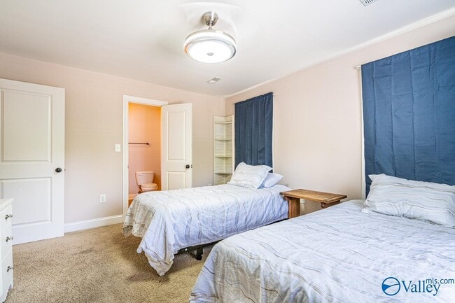 Building Photo - 111 Golden Rod Ln