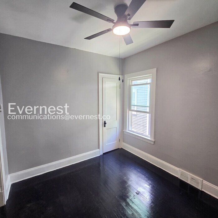 Building Photo - 3411 Beechwood Ave
